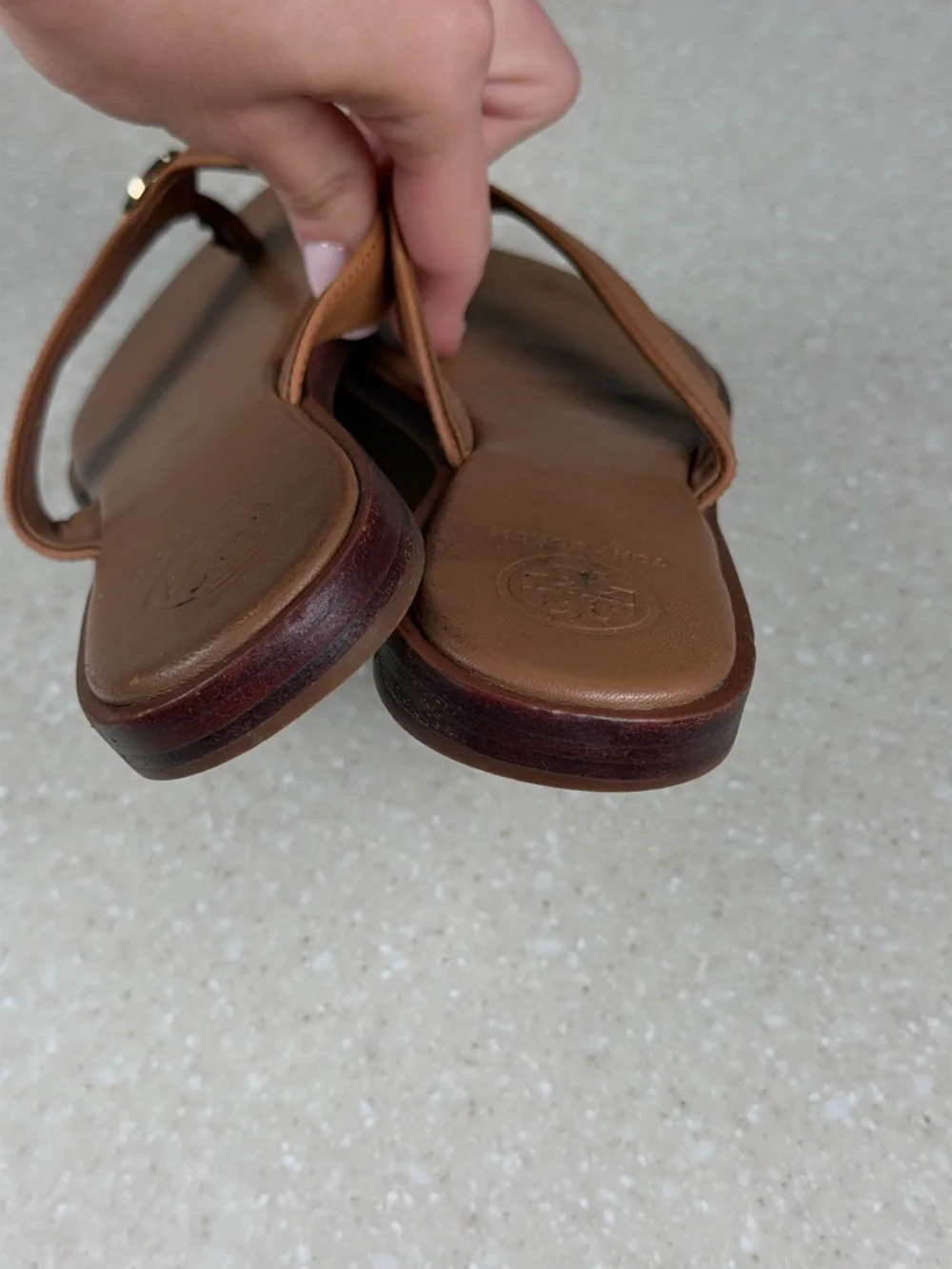 Tory Burch Benton Thong Sandal Size 7M in Brown